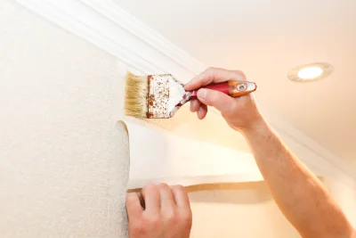 Pose de papier peint à Corpe — revêtements muraux et toiles de verre